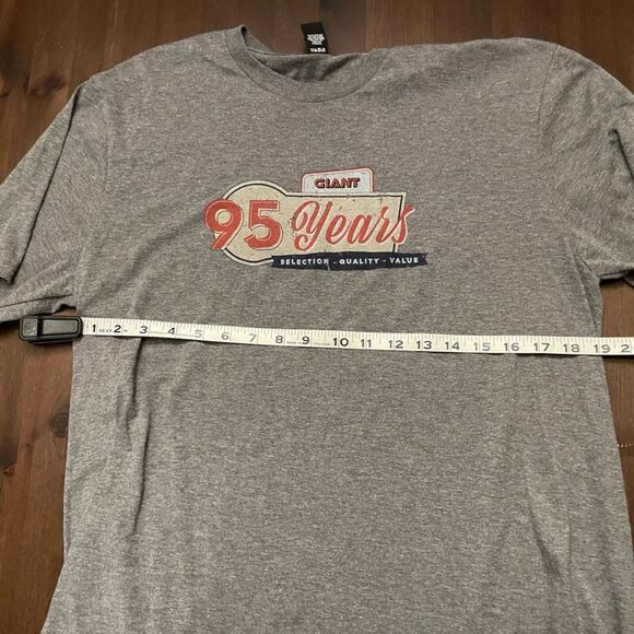 Giant Grocery Store 95th Anniversary 2018 T-Shirt Men’s Size Large - Picture 7 of 8